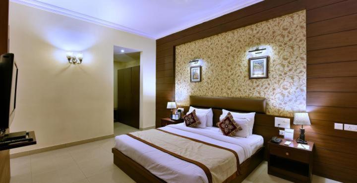 The Royal Retreat Hotell Ranchi Exteriör bild