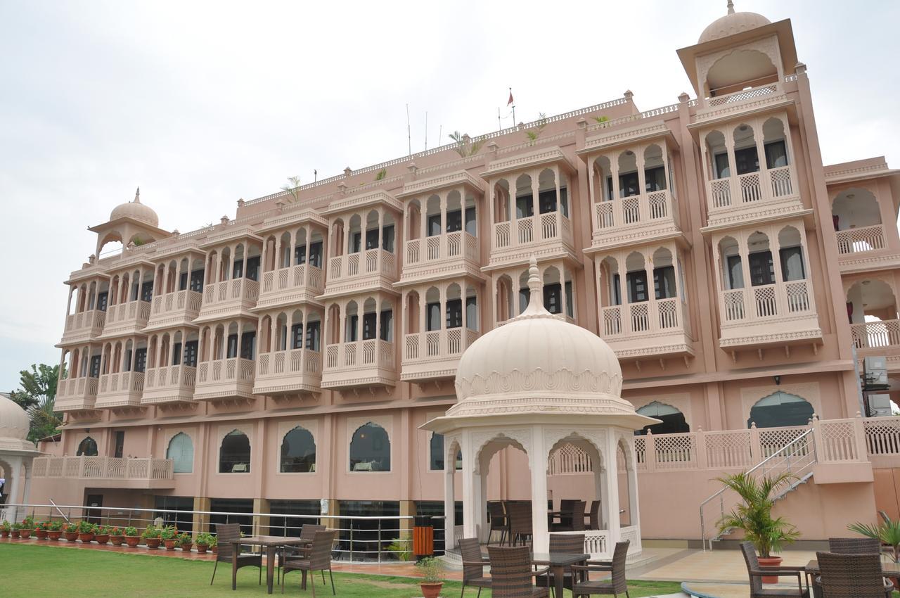 The Royal Retreat Hotell Ranchi Exteriör bild