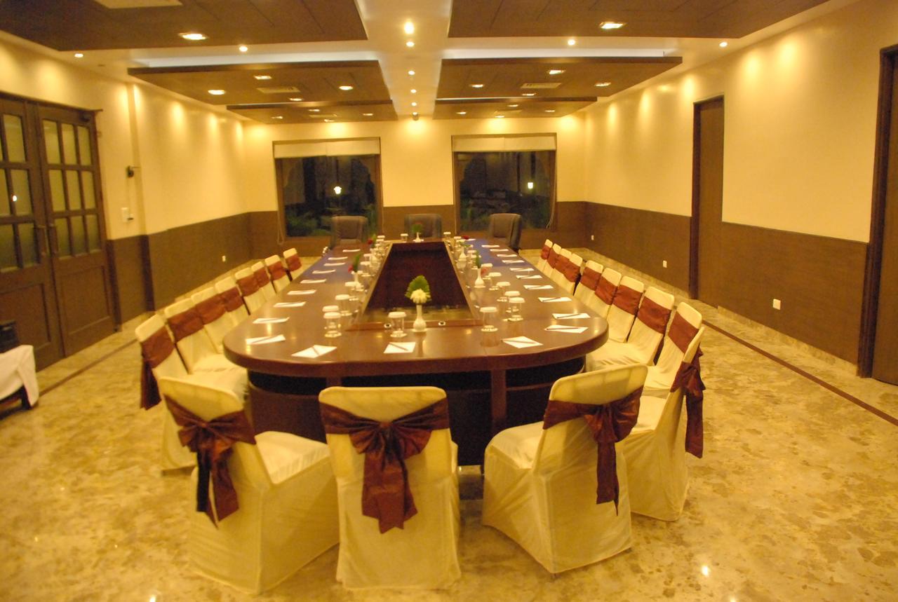 The Royal Retreat Hotell Ranchi Exteriör bild
