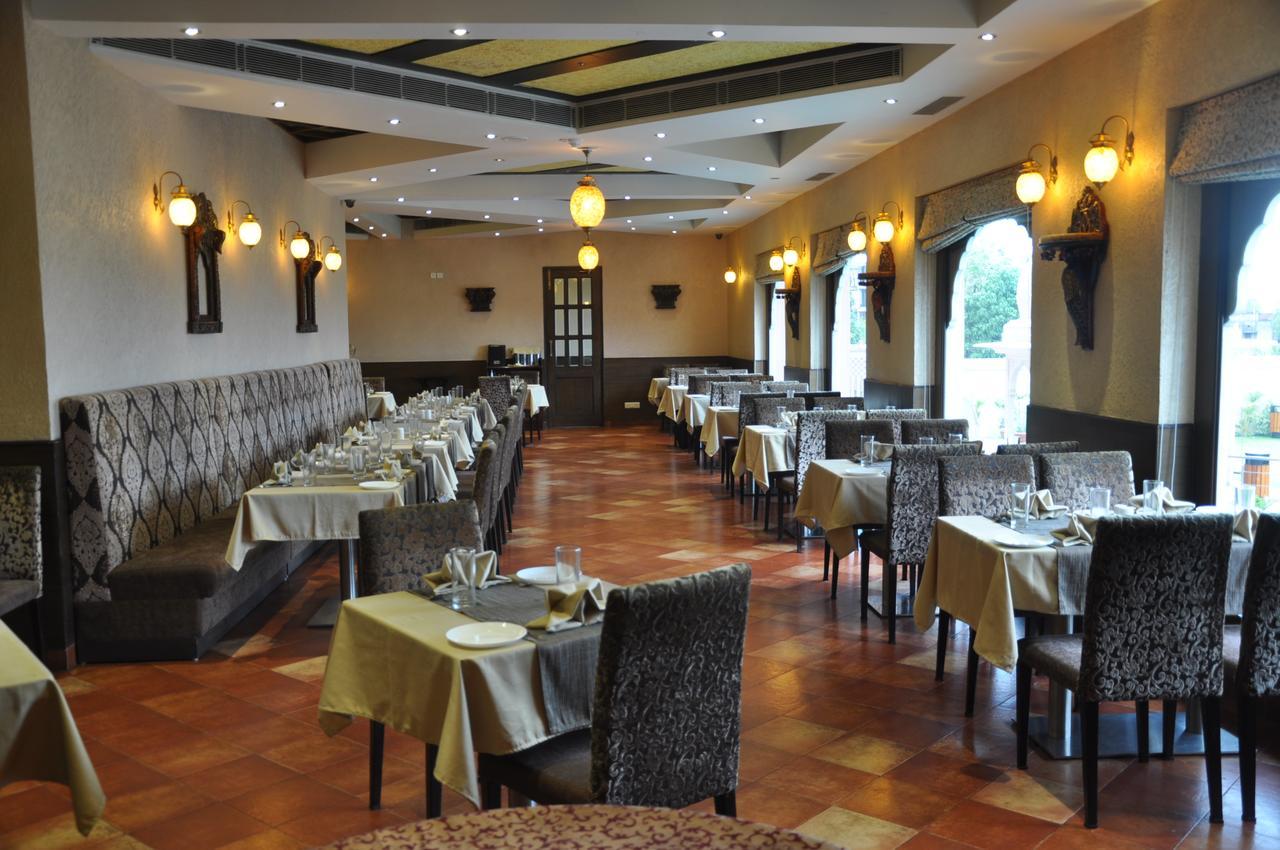 The Royal Retreat Hotell Ranchi Exteriör bild